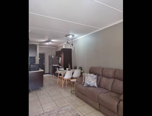 3 BEDROOM TOWNHOUSE FOR SALE IN GREENSTONE HILL